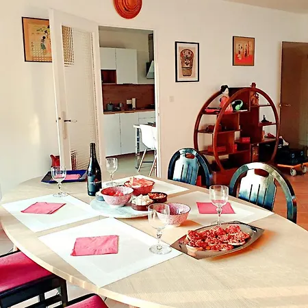 3 Bedroom - Heart Of - No Wifi Apartment *