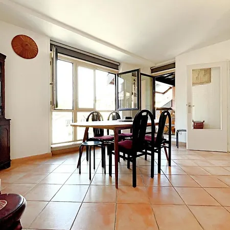 Apartment 3 Bedroom - Heart Of - No Wifi